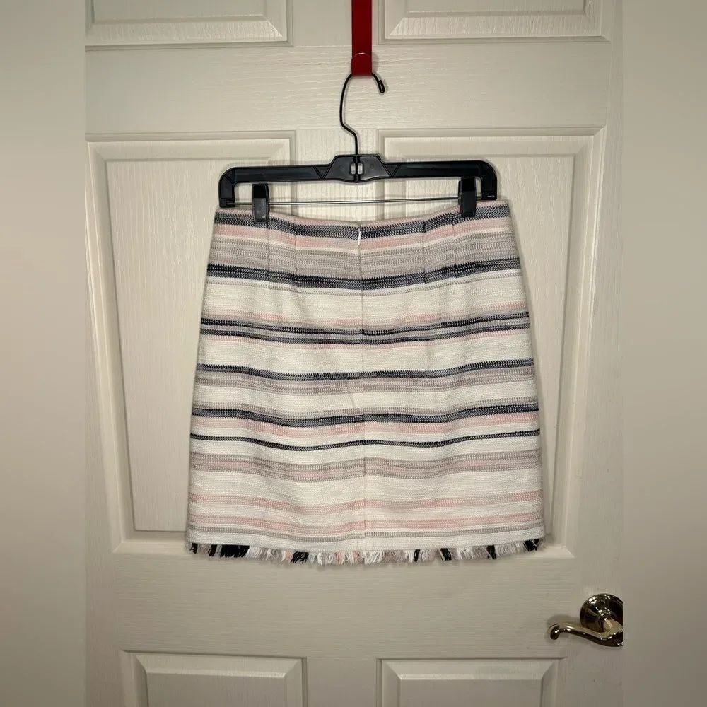 LOFT outlet skirt  - Picture 2 of 4